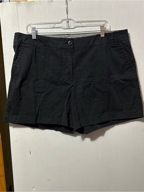 Crown & Ivy black Caroline Shorts Size 16
